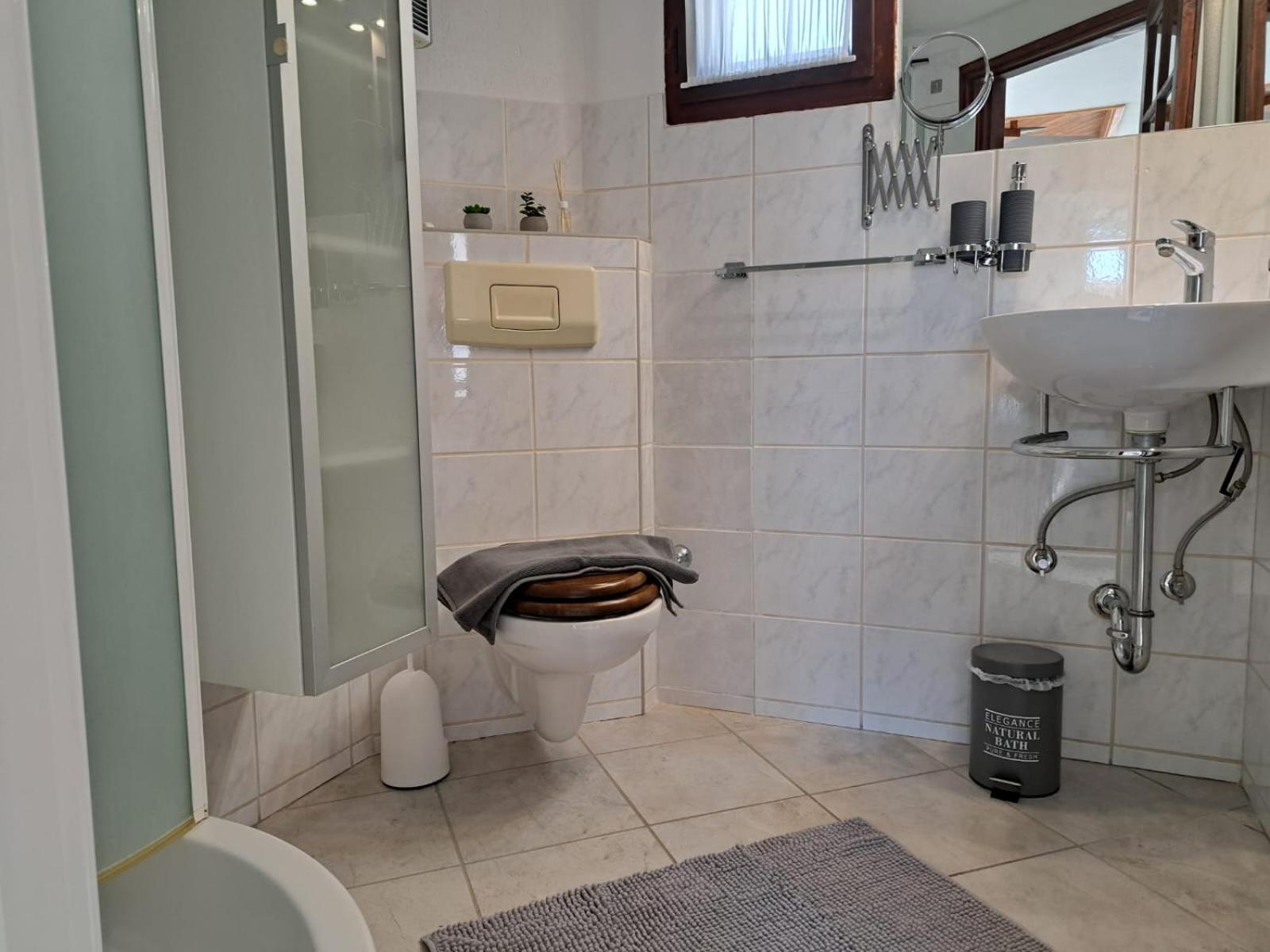 Villa Apartments Oliva Сегет Враница Екстериор снимка