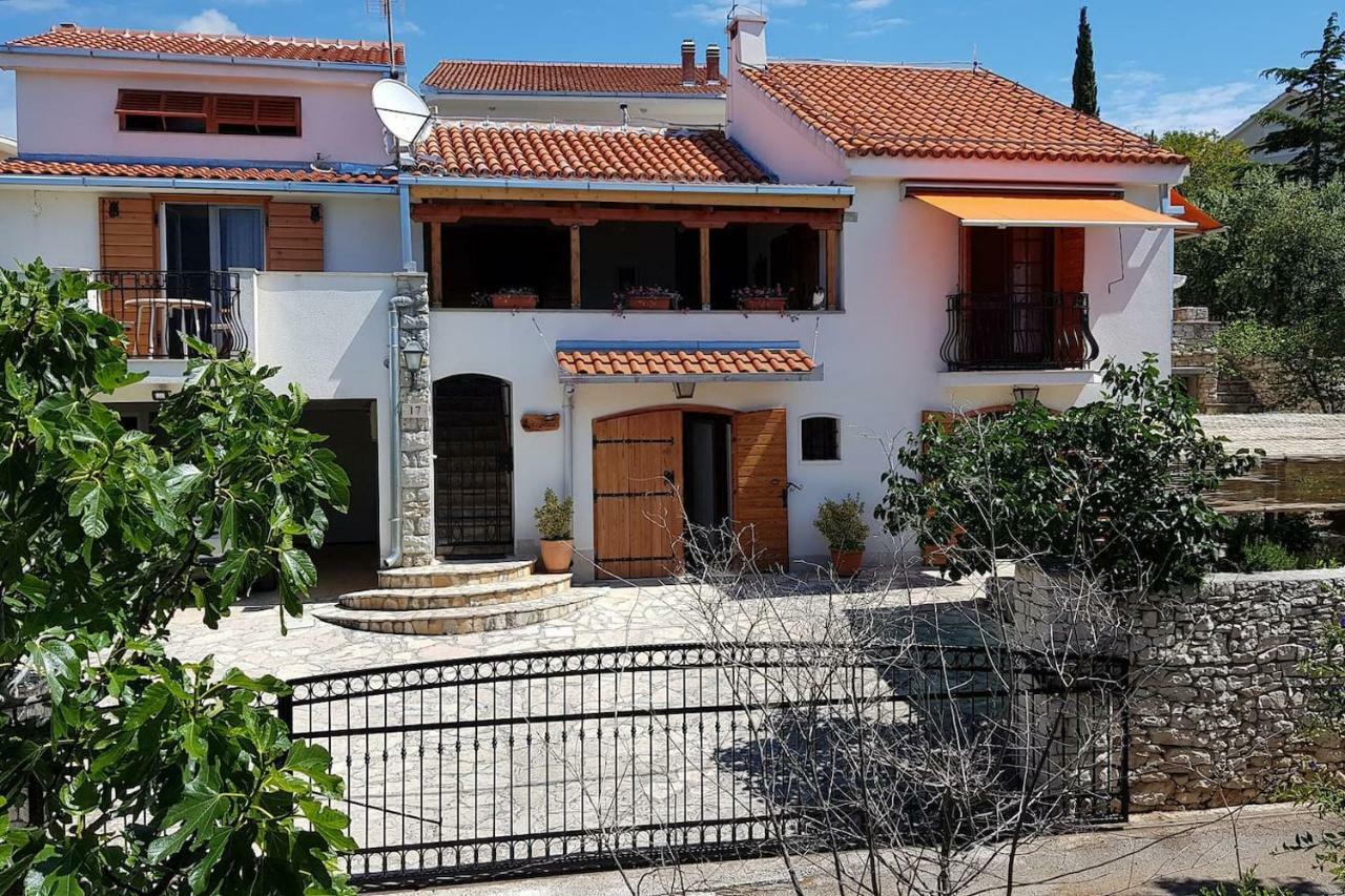 Villa Apartments Oliva Сегет Враница Екстериор снимка
