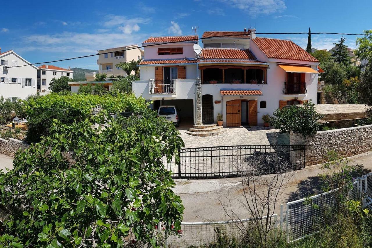 Villa Apartments Oliva Сегет Враница Екстериор снимка